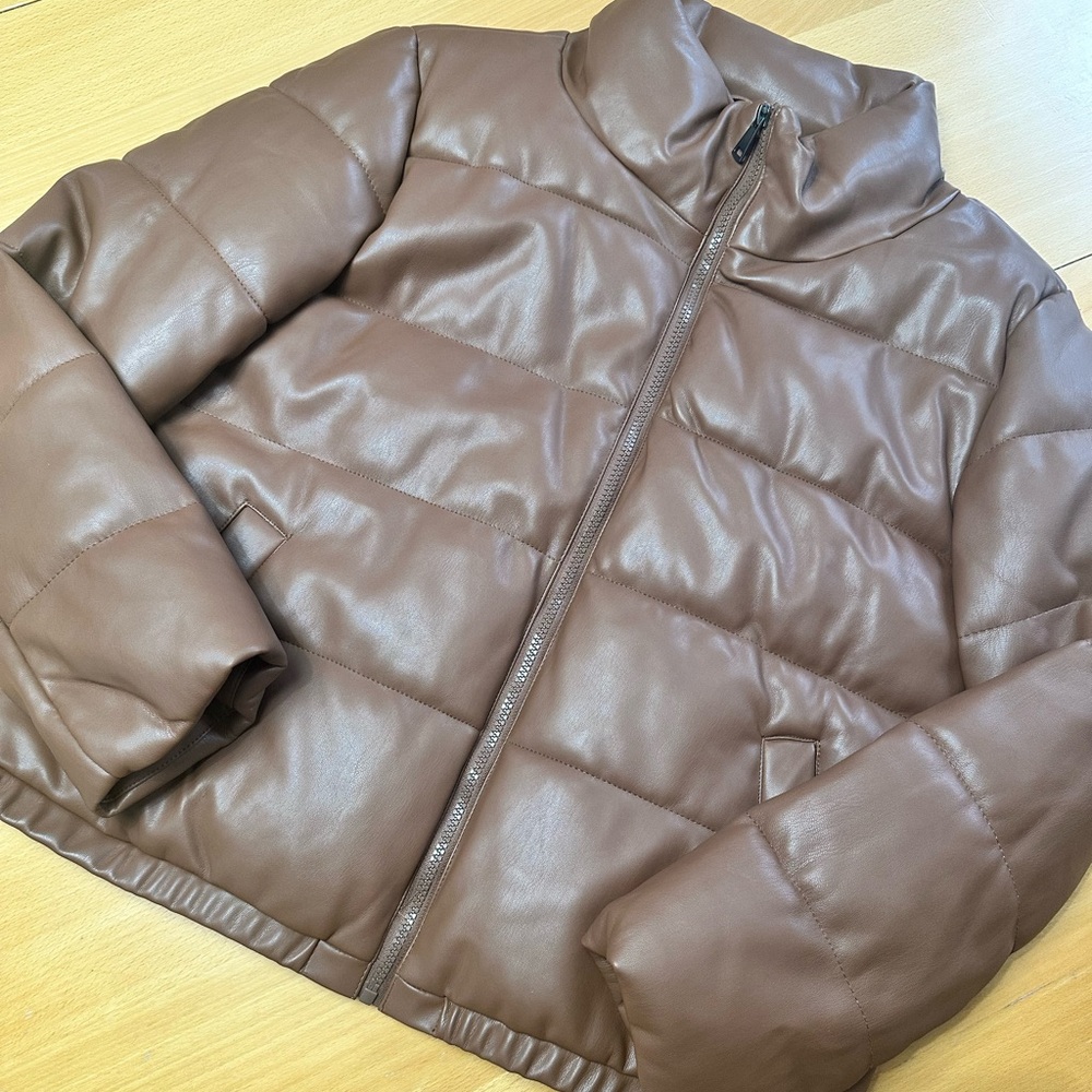 Brown vegan leather puffer 🤎